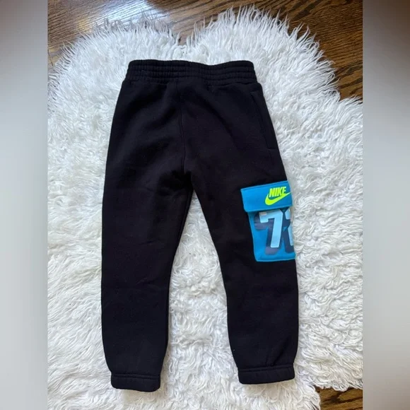 Nike Kids Graphic T-Shirt and Joggers Set - Picture 8 of 8